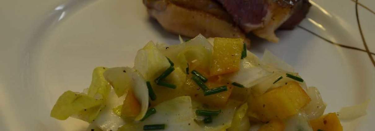 Rindssteak mit Mango Brusseler Salat