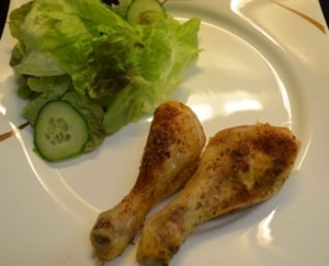 Poulet mit Salat