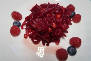 Randensalat mit Granatapfel