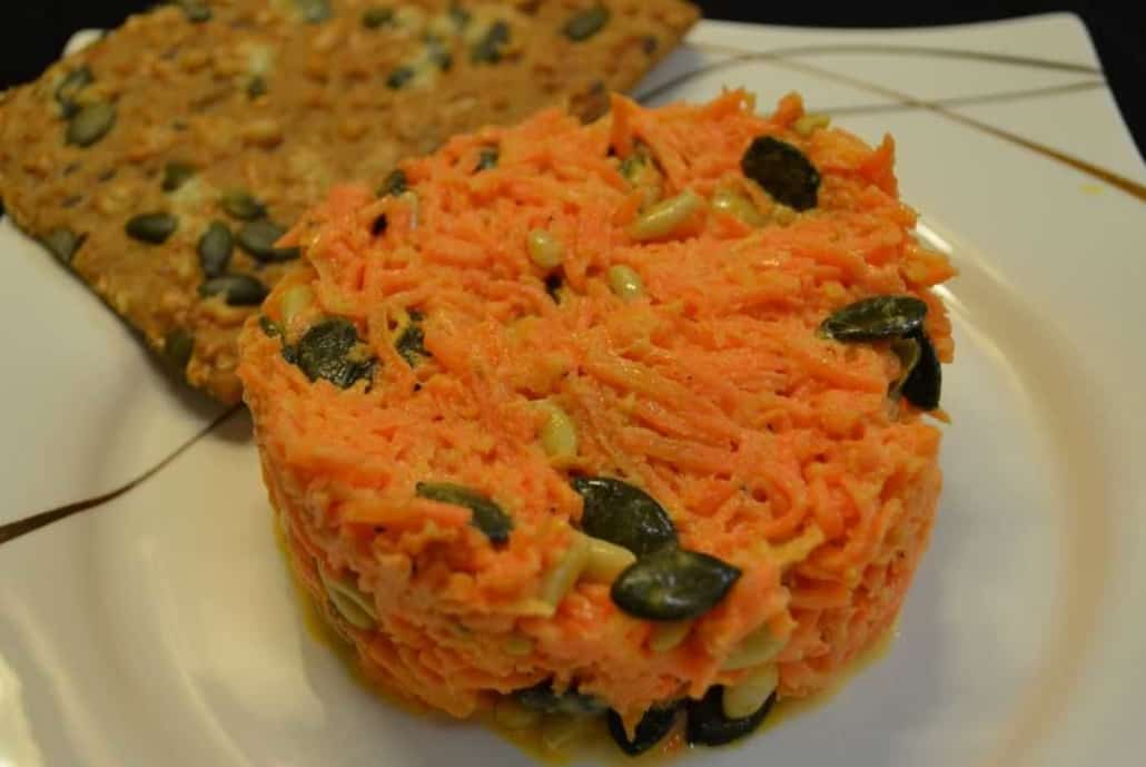 Karottensalat mit Pinien- und Kürbiskernen - weight-fighters.com
