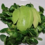Nüsslisalat mit Avocado