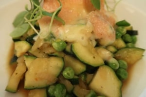 Zucchetti Erbsengemüse mit warmen Munster
