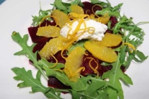 Randencarpaccio mit Orangenfiltes und Ricotta Nocke