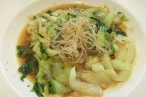 Glasnudeln mit Pakchoi
