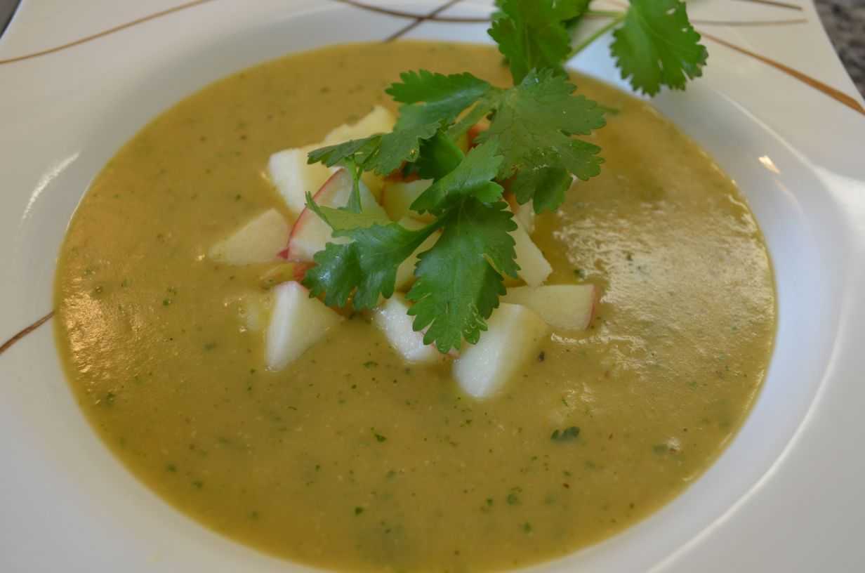 Linsensuppe mit Ingwer, Kokosmilch und Apfelwürfel - weight-fighters.com