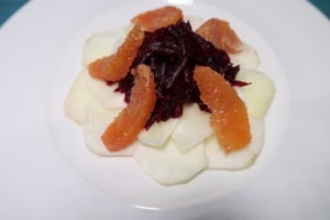 Topinmburcarpaccio mit Randensalat