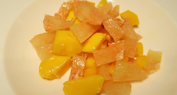 Fruchtsalat Mango und Pomelo