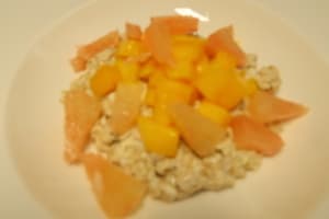 Haferbrei mit Mango und Pomelo