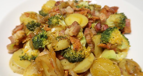 Kartoffel Broccoli Speck Eintopf