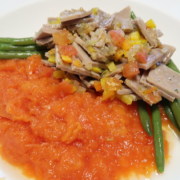 Papayastampf mit Siedfleisch und Bohnen