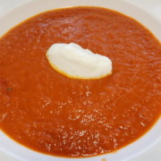 Tomatensuppe mit Quarknocke