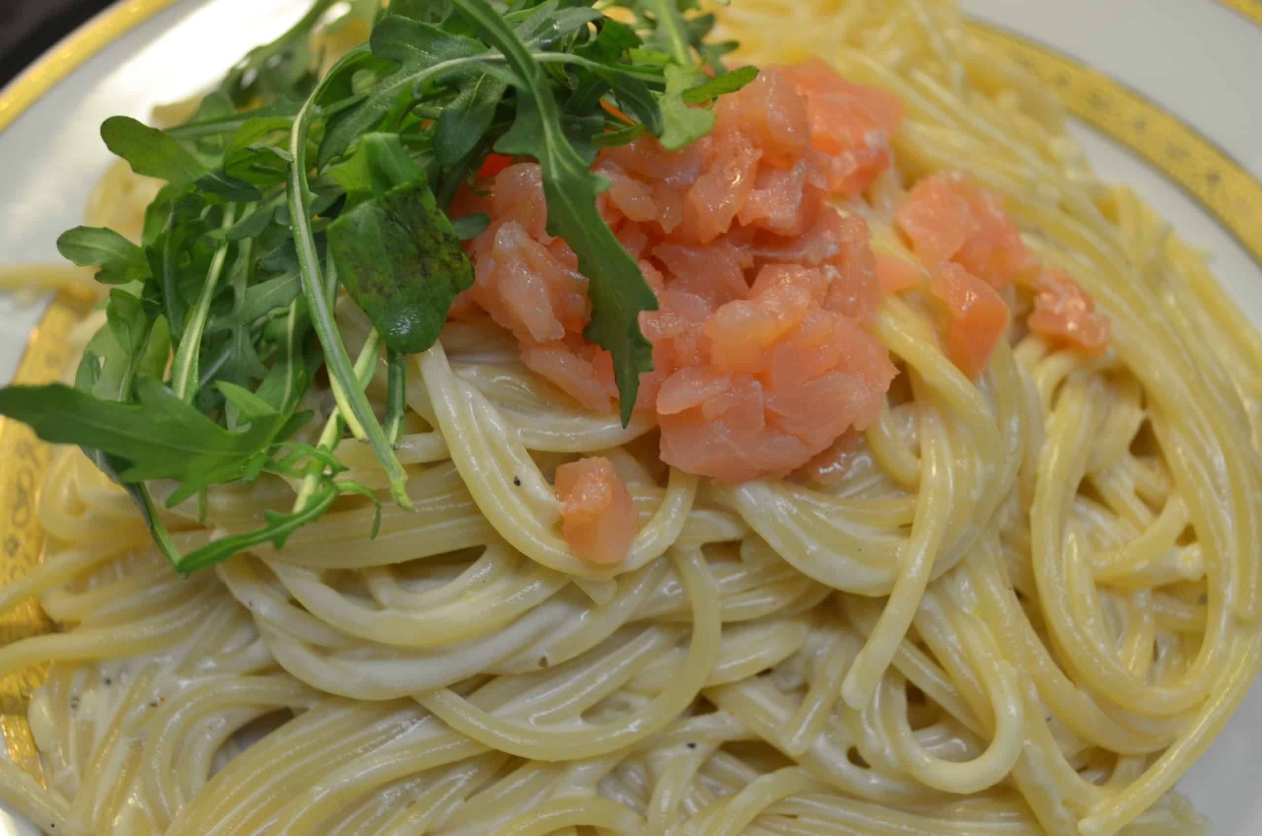 Spaghetti al Limone mit Räucherlachs und Rucola - weight-fighters.com