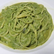 Kopfsalat-Pesto mit Spaghetti